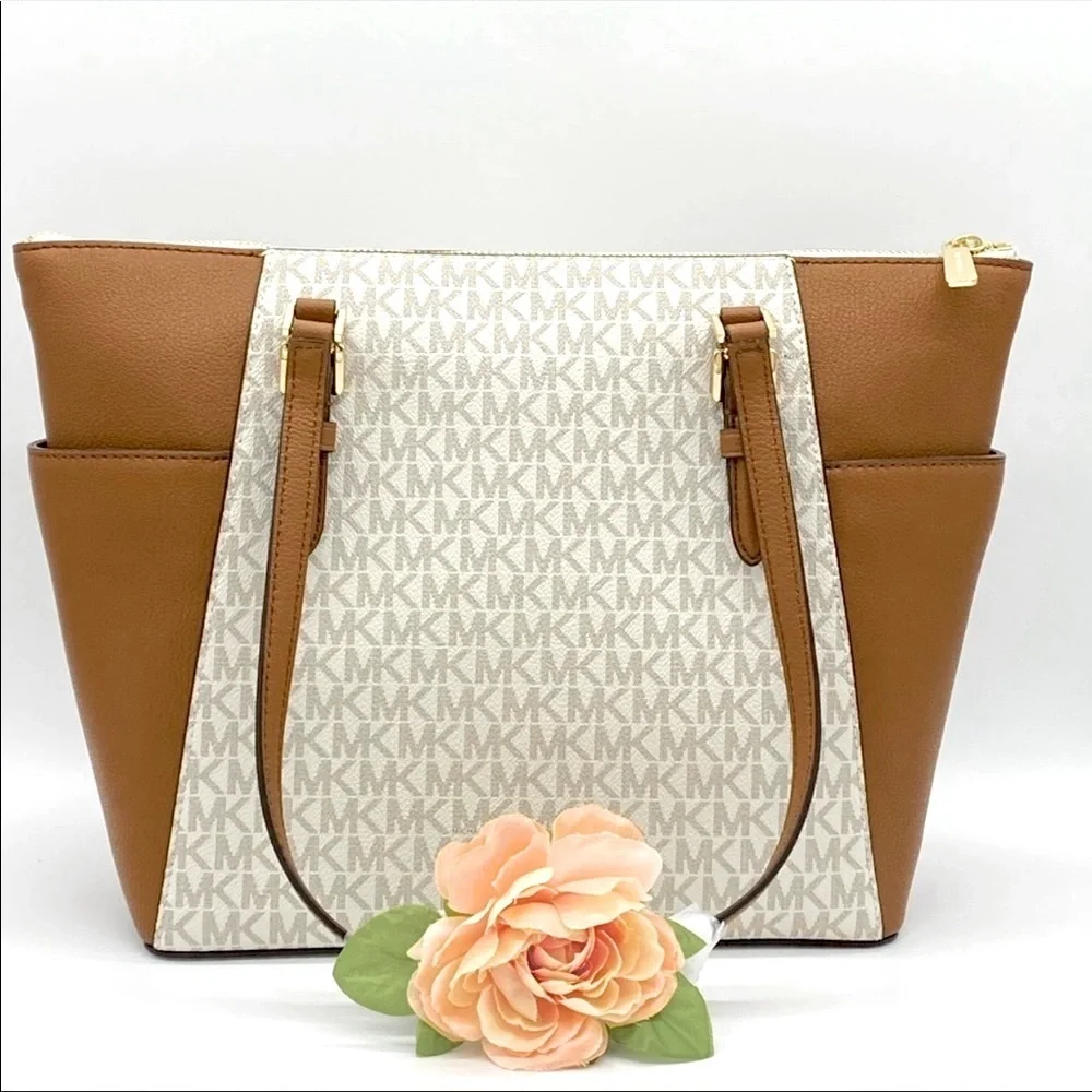 MICHAEL KORS CHARLOTTE LARGE TOP ZIP TOTE VANILLA